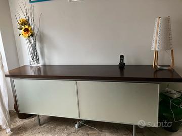 Mobile credenza