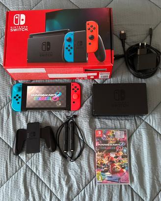 Nintendo Switch + Mario Kart 8 Deluxe