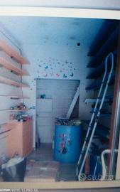 arredamento completo di boserie  pe negozio