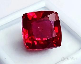 rubino rosso 12.35 cti taglio Cuchon