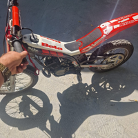 Moto trial a scoppio bambino
