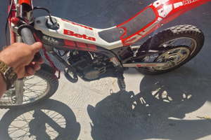 Moto trial a scoppio bambino