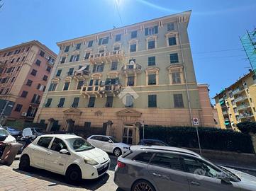 3 LOCALI A GENOVA