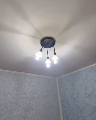 Lotto 6 lampade e lampadari vari modelli