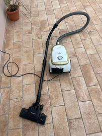 Aspirapolvere SC4700 con sacco e Twin Chamber Syst