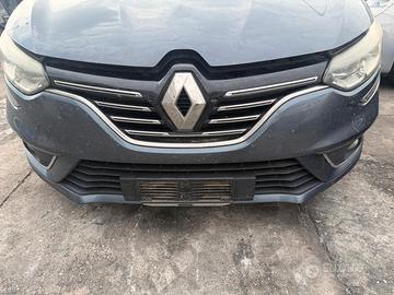 Paraurti anteriore Renault Megane berlina anno 201