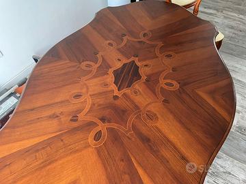 Prestigioso Set Sala da Pranzo: Tavolo Intarsiato