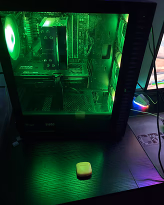 Pc gaming ryzen7 con 32gb di ram e rx9060xt