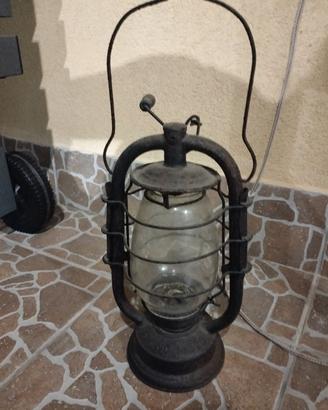 lampada antica a petrolio 
