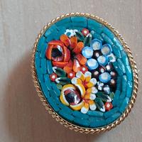 Spilla in micromosaico