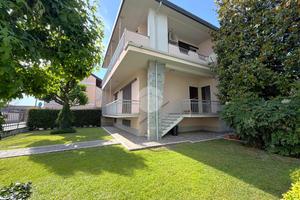BIFAMILIARE A SANTO STEFANO TICINO