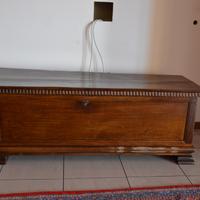 Cassapanca d'antiquariato
