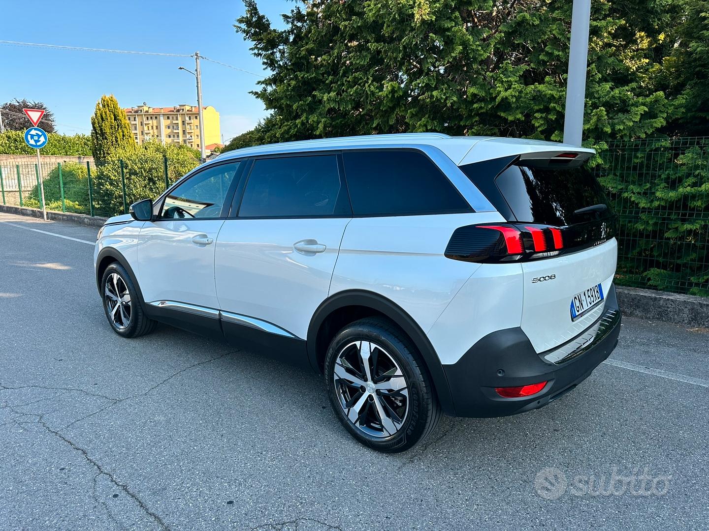 Peugeot 5008 2023 photo 4