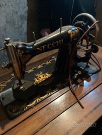 Macchina da cucire NECCHI Anni 1930, a pedale con