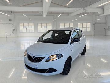 LANCIA YPSILON 1.0 FIREFLY 70 CV SES HYBRID SILVER