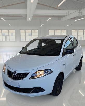 LANCIA YPSILON 1.0 FIREFLY 70 CV SES HYBRID SILVER