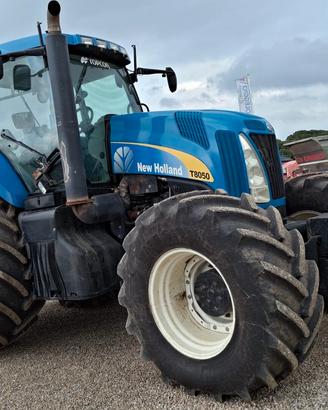 Trattore agricolo usato New Holland T8050