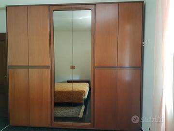 Armadio con specchio e cassettiera interna central