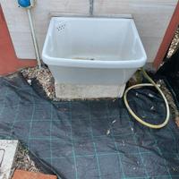 Lavabo da esterno in ceramica