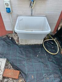 Lavabo da esterno in ceramica