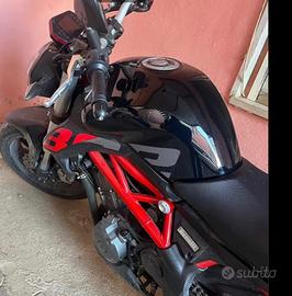 Moto Benelli 302s