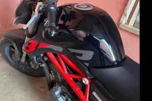 Moto Benelli 302s