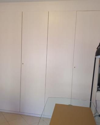 Armadio 5 ante + 2 vetrine con cassetti