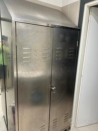 armadio in acciaio inox