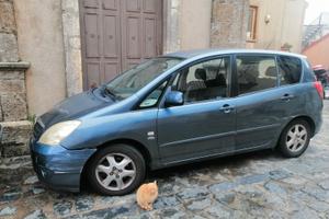 TOYOTA COROLLA VERSO 2000 cc