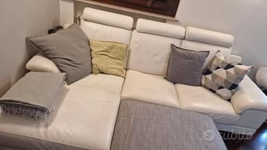 Divano in pelle bianco