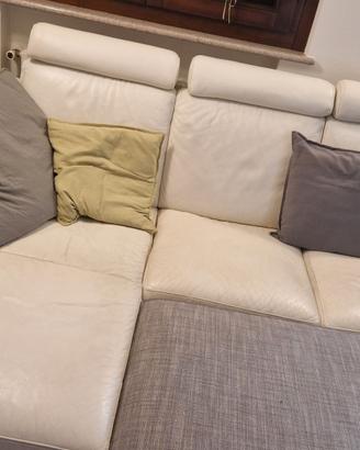 Divano in pelle bianco