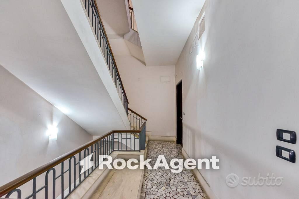 Appartamento di 197 m² con 4 locali a Napoli - Vista 5
