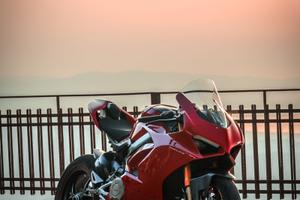 panigale v4s 5.500 km!