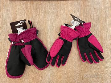 Guanti neve  decathlon nuovi mai usati