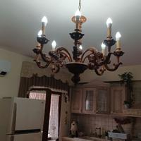 Lampadario   in  legno 8 luci