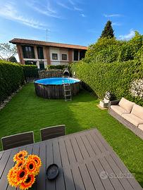 Villetta con piscina e tv 85 pollici