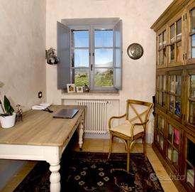 Tavolo scrivania Dialma Brown in rovere -3 cass.