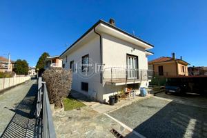 VILLA INDIPENDENTE A NOLE CON GIARDINO PRIVATO