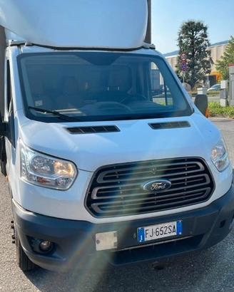 Ford Transit anno 2017con sponda