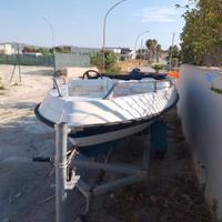 Barca 4 metri e mezzo con motore e carrello trat