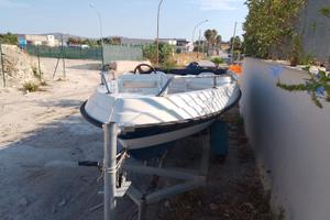 Barca 4 metri e mezzo con motore e carrello trat