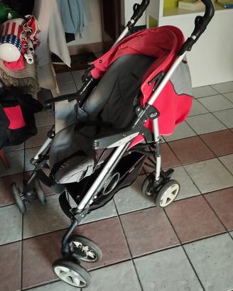 passeggino e seggiolino per bambini 