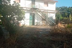 A San Cono casa con 5000 m. di terreno