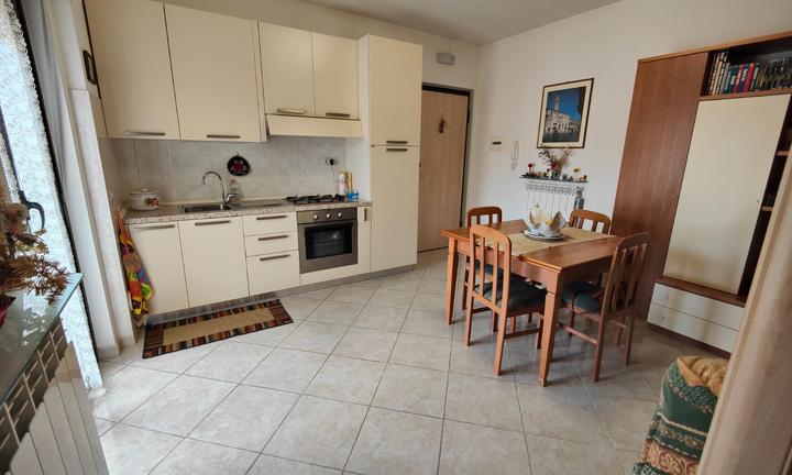 Trilocale seminuovo con garage