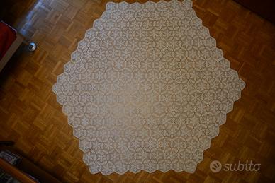 Tovaglia di cotone all'uncinetto