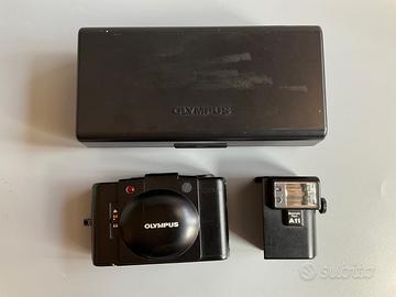 OLYMPUS XA2 con FLASH A11 35mm completa custodia