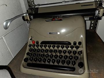Macchina da scrivere Lexikon 80