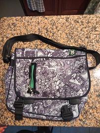 borsa/zaino bastarti dentro 