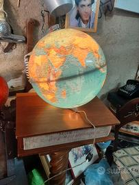 mappamondo luminoso vintage 