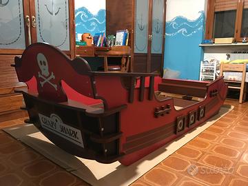 Letto bambino a barca pirati